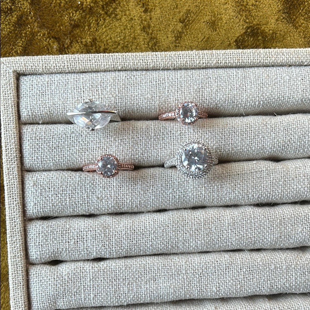 Rings Sparkly size 6